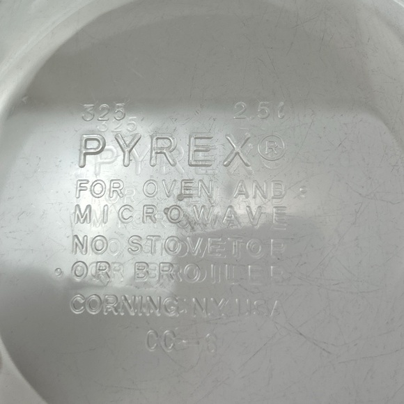 Vintage Pyrex Clear Glass Mixing Nesting Bowls 2.5L. , 1.5L. , 1L set of 3 - Picture 4 of 4